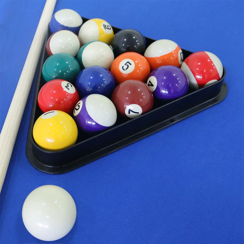 Walker & Simpson Sovereign 6ft Pool Table with Ball Return Accessories